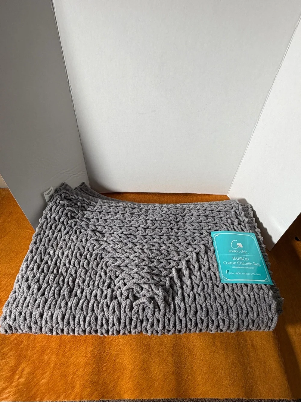 Plush Gray Chenille Bath Mat – Soft Absorbent Bathroom Rug